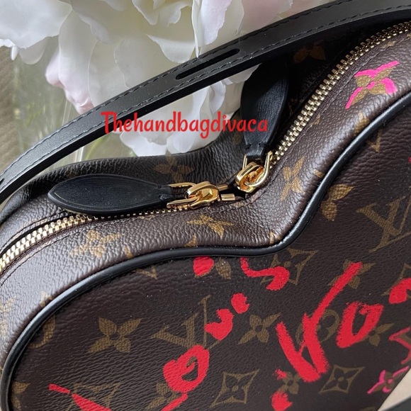 ❌SOLD❌Louis Vuitton Fall In Love Sac Couer ( heart bag ) - Picture 2 of 10